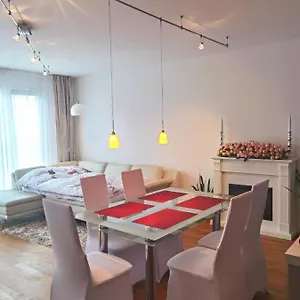 Apartment Modernes Studio-apartment Nahe Zentrum Mit Garagenplatz, Wien