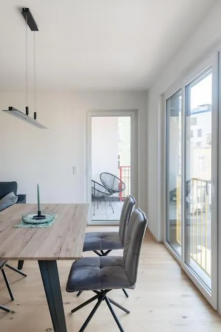 Apartment Ferienwohnung Gruene Und Zentrale Ruhelage Im Neubau Mit Balkon Wien