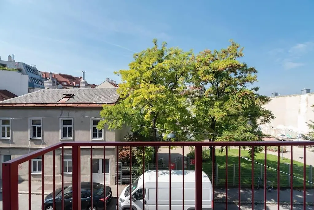 Apartment Ferienwohnung Gruene Und Zentrale Ruhelage Im Neubau Mit Balkon Wien Österreich