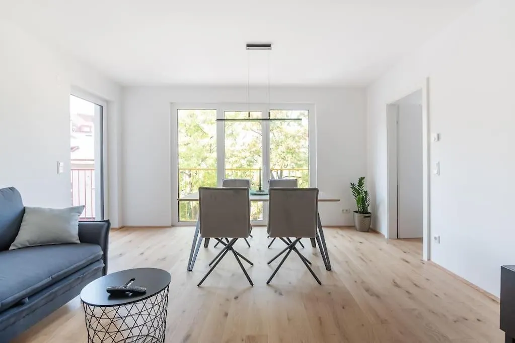 Apartment Ferienwohnung Gruene Und Zentrale Ruhelage Im Neubau Mit Balkon Wien Österreich