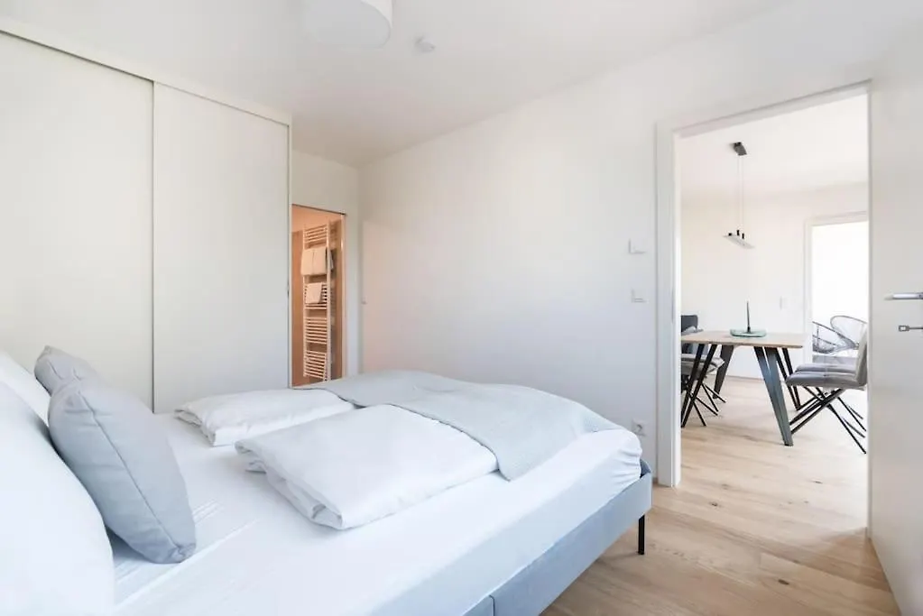 Ferienwohnung Gruene Und Zentrale Ruhelage Im Neubau Mit Balkon Wien 0*,  Österreich