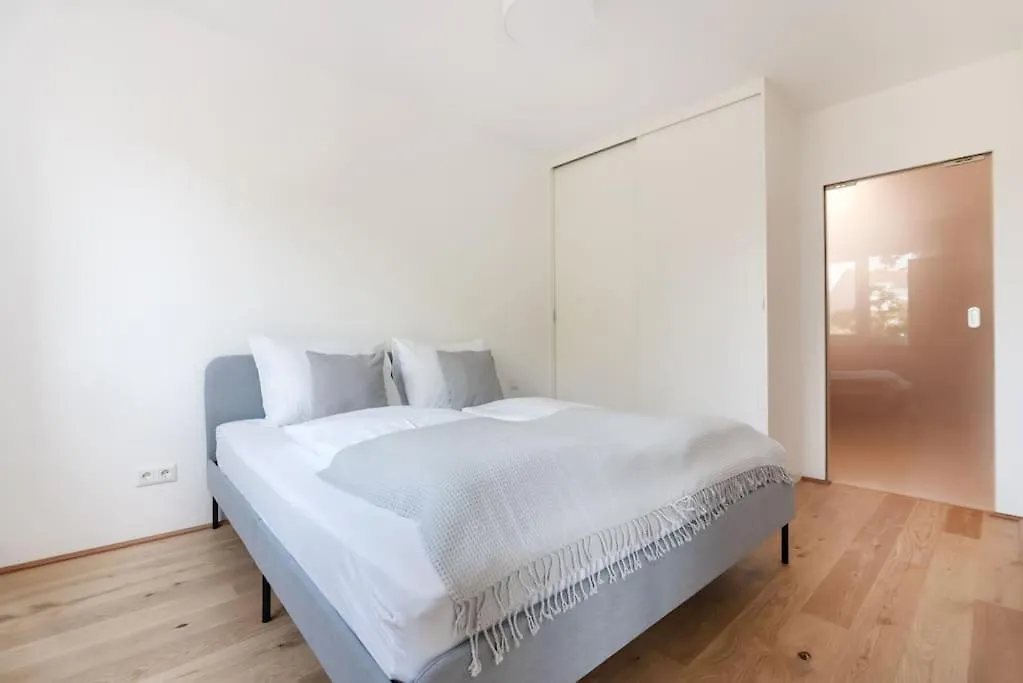 Ferienwohnung Gruene Und Zentrale Ruhelage Im Neubau Mit Balkon Wien