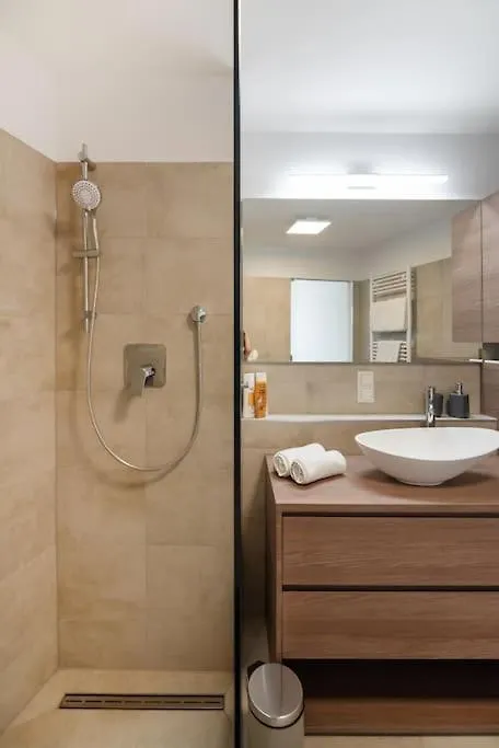 Apartment Ferienwohnung Grüne und zentrale Ruhelage im Neubau mit Balkon Wien Österreich