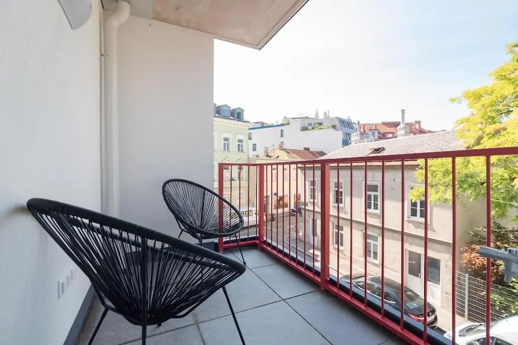 Ferienwohnung Grüne und zentrale Ruhelage im Neubau mit Balkon Wien Apartment